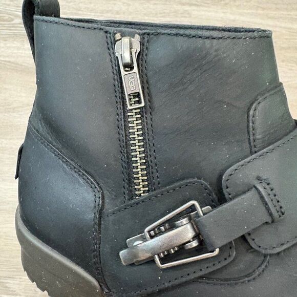 UGG Black Leather Women's Cheyne Ankle Boot sz 8.5 - Picture 6 of 10